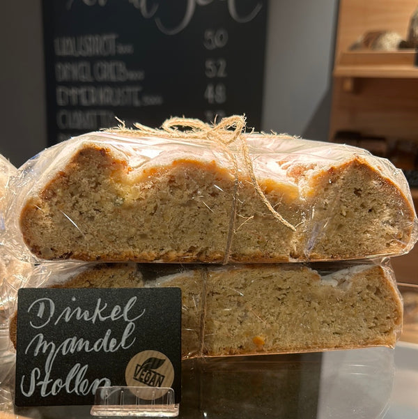 Vegan spelled almond stollen