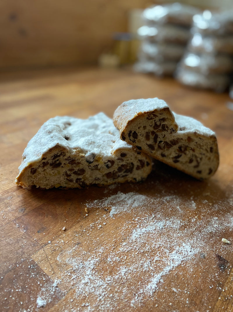 Dinkel Rosinenstollen vegan